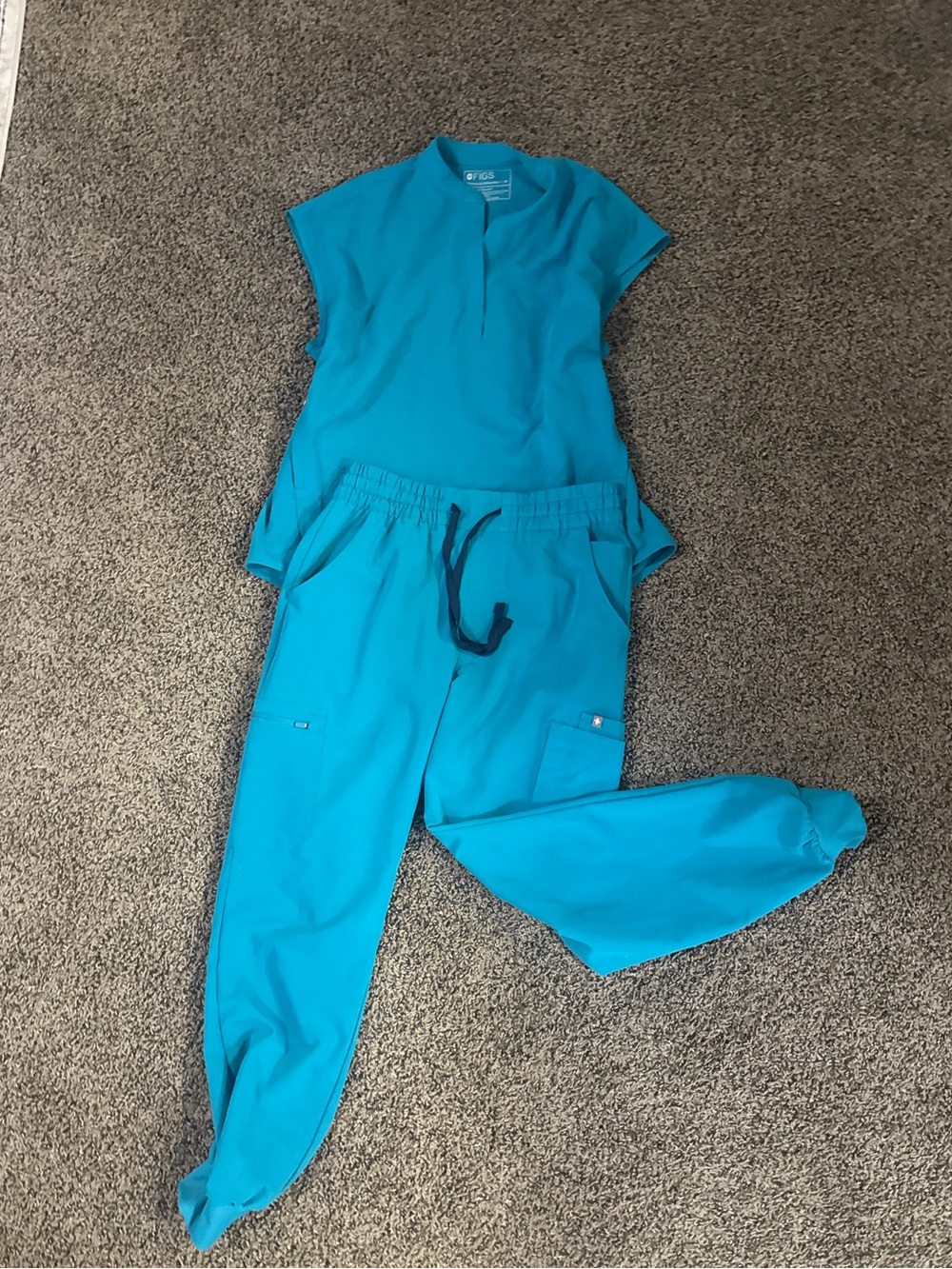 Figs Women’s Teal Drawstring Scrub set